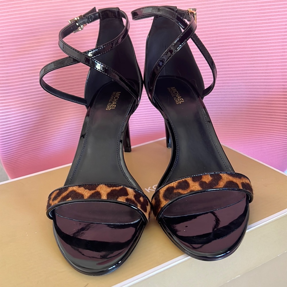 MICHAEL MICHAEL KORS
Ava Mid-Heel Dress Sandals size 9
